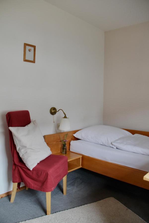 Hotel Schildwirtschaft Zum Rothen Ochsen Laupheim Esterno foto