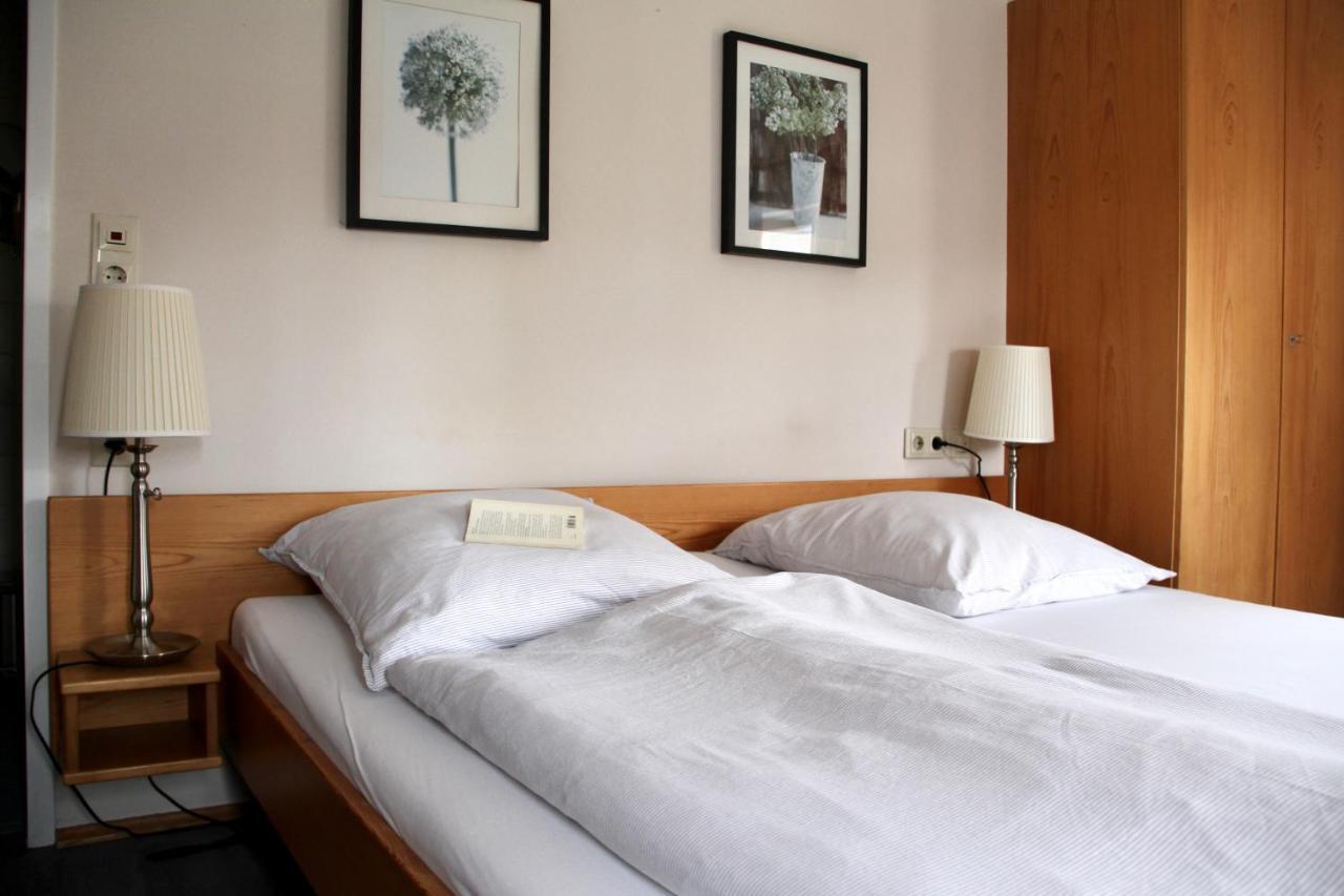 Hotel Schildwirtschaft Zum Rothen Ochsen Laupheim Esterno foto