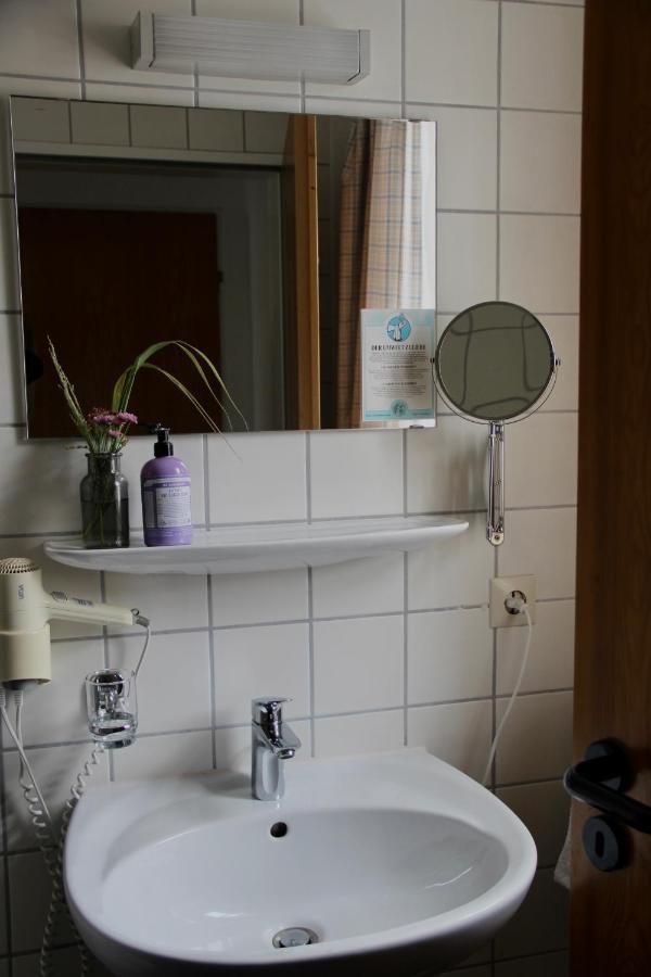 Hotel Schildwirtschaft Zum Rothen Ochsen Laupheim Esterno foto
