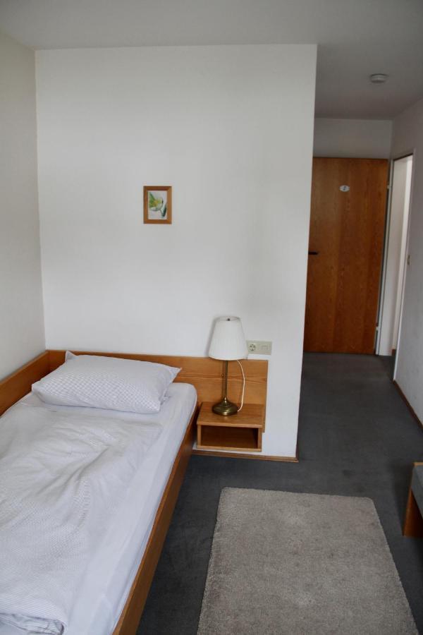 Hotel Schildwirtschaft Zum Rothen Ochsen Laupheim Esterno foto