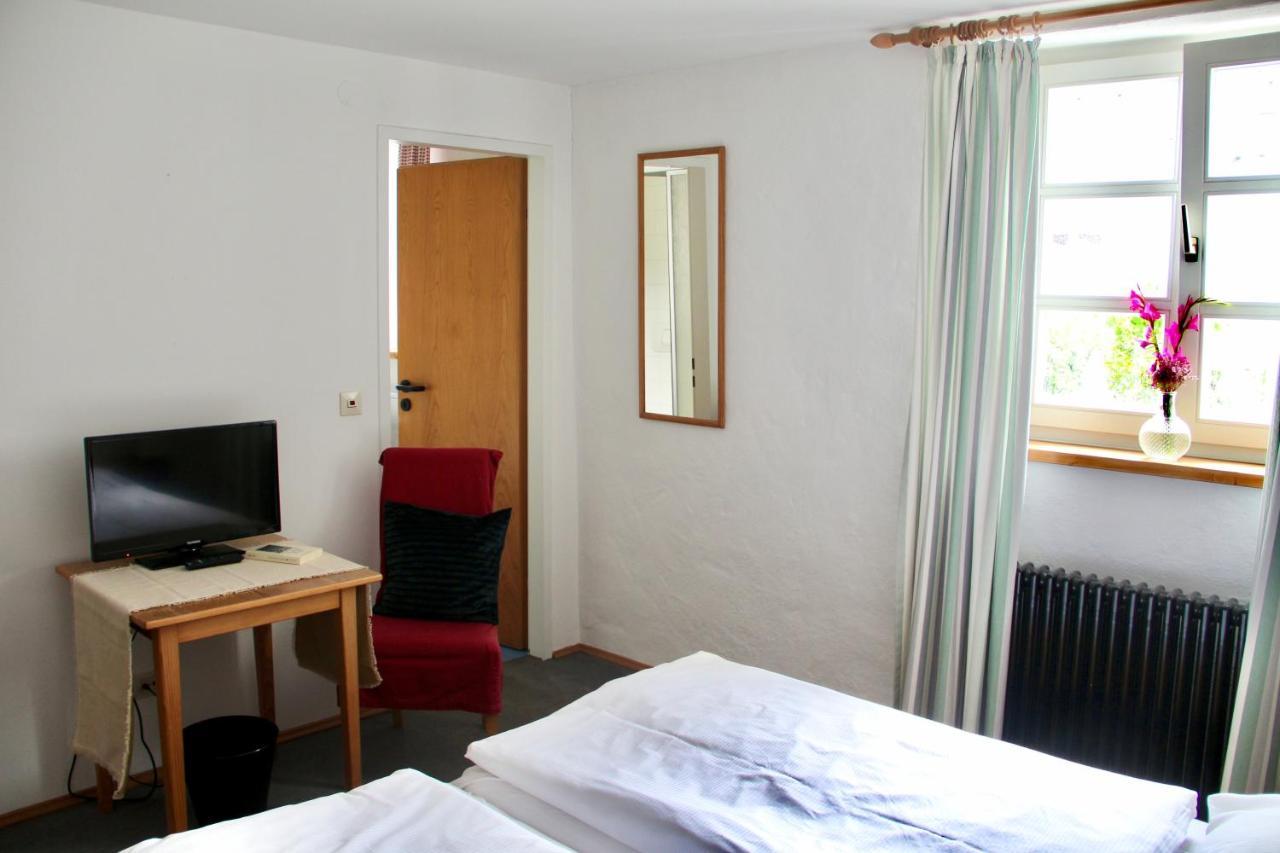 Hotel Schildwirtschaft Zum Rothen Ochsen Laupheim Esterno foto