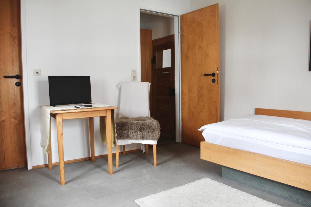 Hotel Schildwirtschaft Zum Rothen Ochsen Laupheim Esterno foto