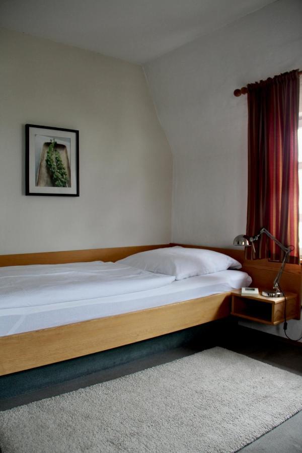 Hotel Schildwirtschaft Zum Rothen Ochsen Laupheim Esterno foto